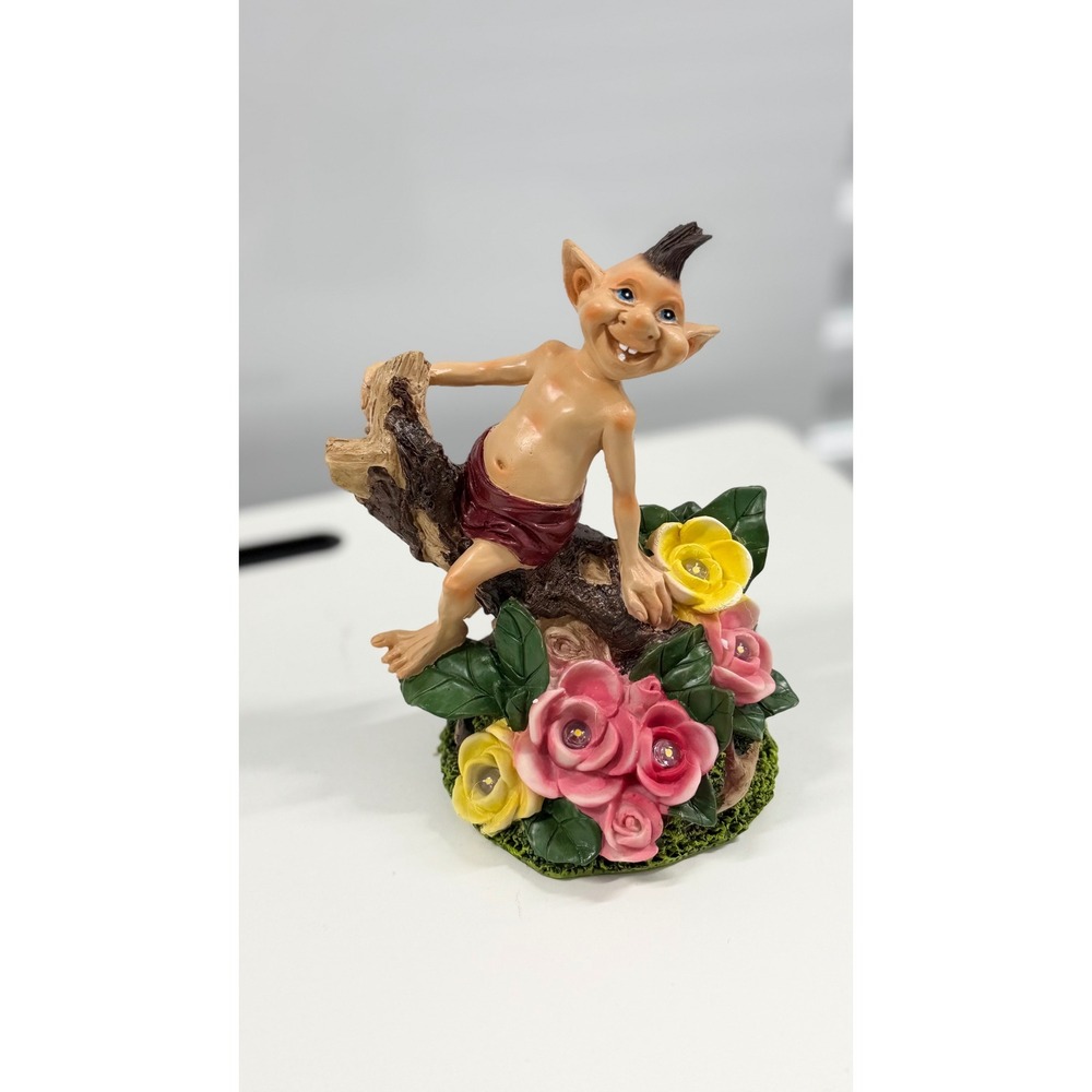 Solar Powered Troll Garden Statue LED Light Up Flower Goblin Figurine Decor